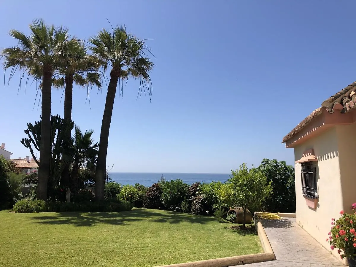 Villa Monterray, Royal Beach, Calahonda - Beach Front Villa Sitio de Calahonda