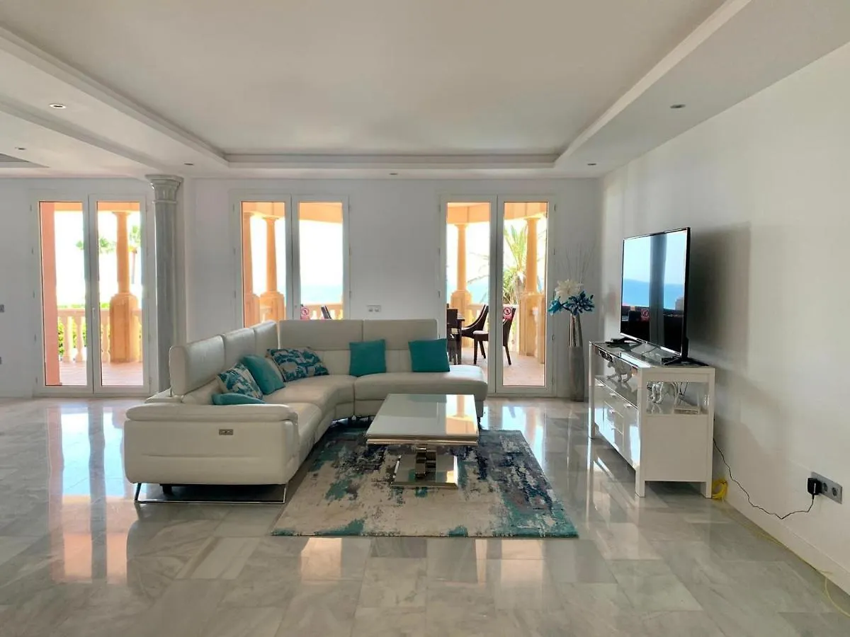 Villa Monterray, Royal Beach, Calahonda - Beach Front Villa Sitio de Calahonda Spain