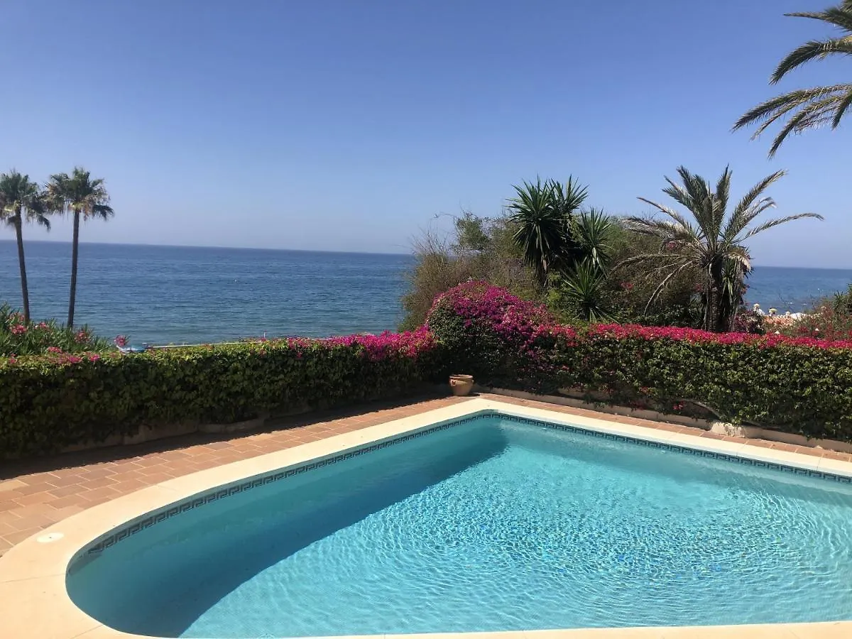 Villa Monterray, Royal Beach, Calahonda - Beach Front Villa Sitio de Calahonda