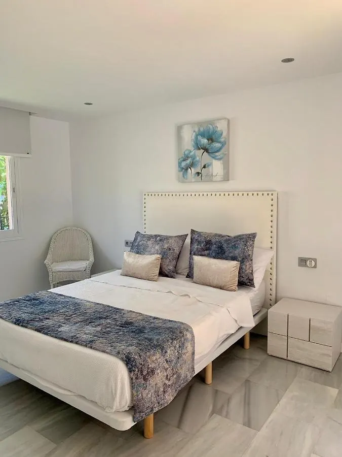 Villa Monterray, Royal Beach, Calahonda - Beach Front Villa Sitio de Calahonda 0*,  Spain