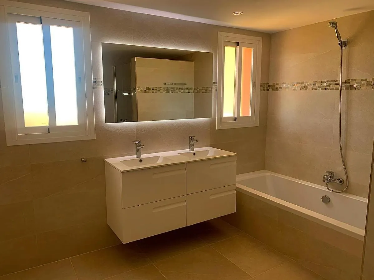 Villa Monterray, Royal Beach, Calahonda - Beach Front Villa Sitio de Calahonda Spain