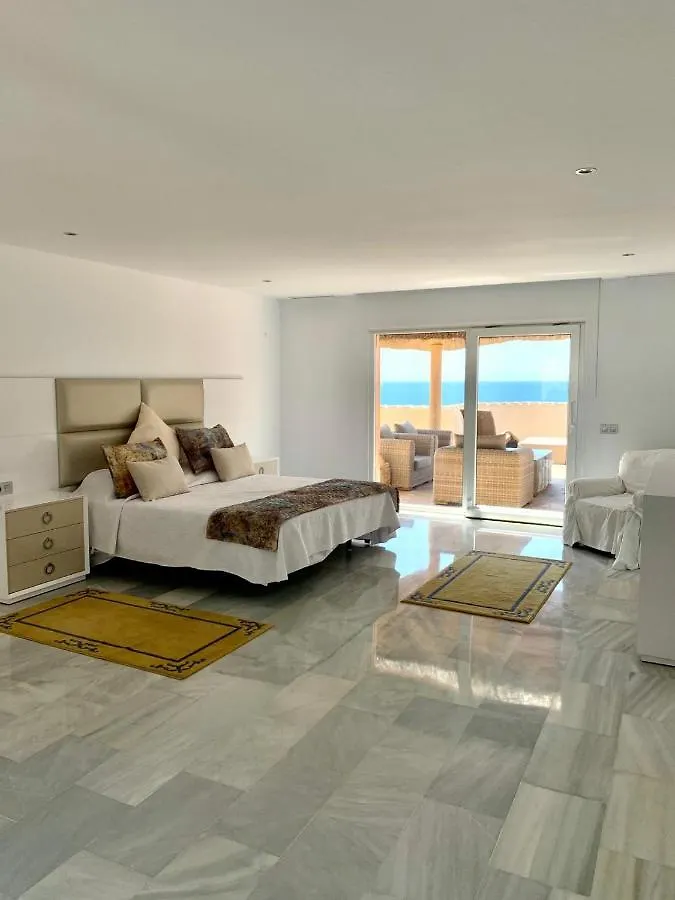 Villa Monterray, Royal Beach, Calahonda - Beach Front Villa Sitio de Calahonda Spain