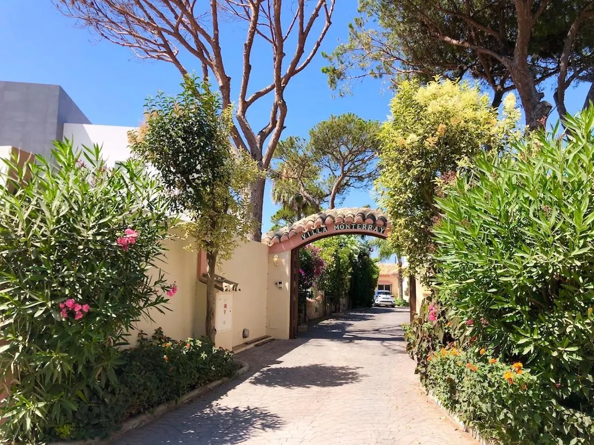 Villa Monterray, Royal Beach, Calahonda - Beach Front Villa Sitio de Calahonda
