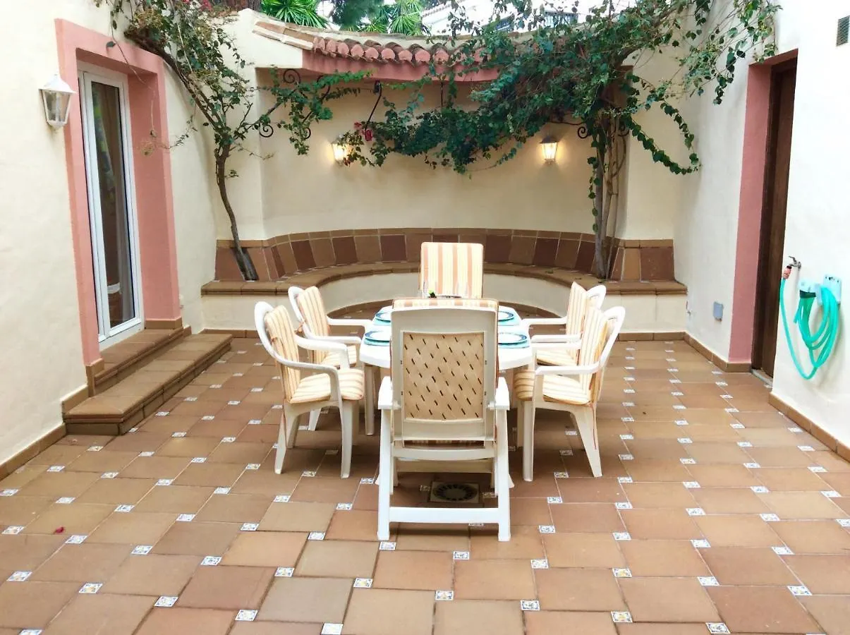 Villa Monterray, Royal Beach, Calahonda - Beach Front Villa Sitio de Calahonda