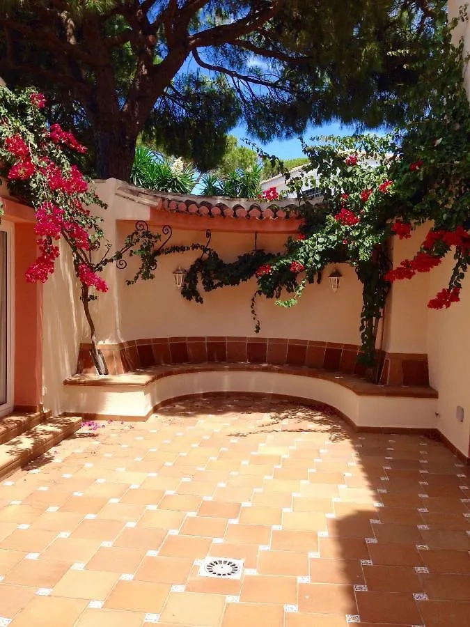 Villa Monterray, Royal Beach, Calahonda - Beach Front Villa Sitio de Calahonda