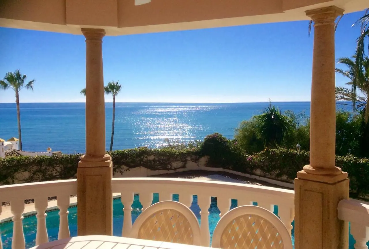 Villa Monterray, Royal Beach, Calahonda - Beach Front Villa Sitio de Calahonda