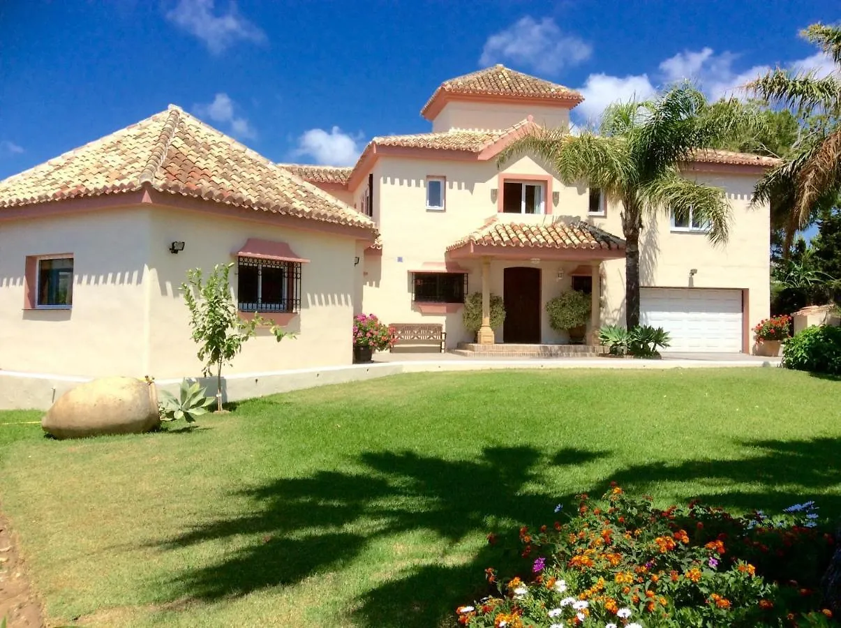 Villa Monterray, Royal Beach, Calahonda - Beach Front Villa Sitio de Calahonda