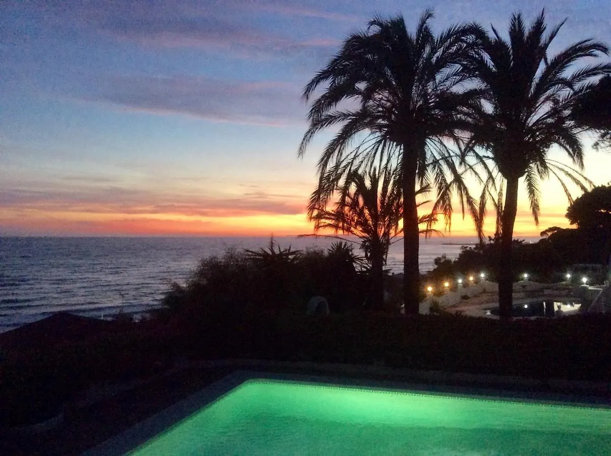 Villa Monterray, Royal Beach, Calahonda - Beach Front Villa Sitio de Calahonda